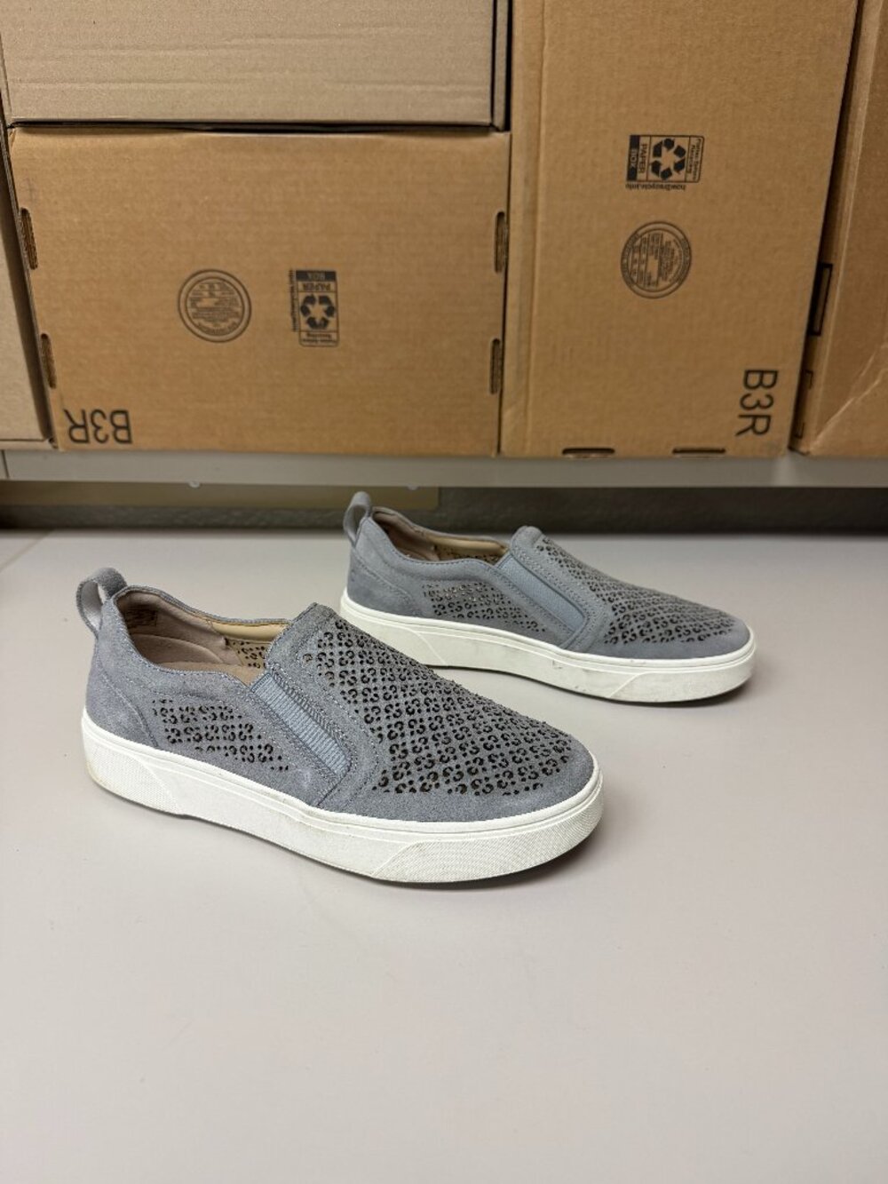 Vionic Kimmie Perf - slate grey - size 6.5